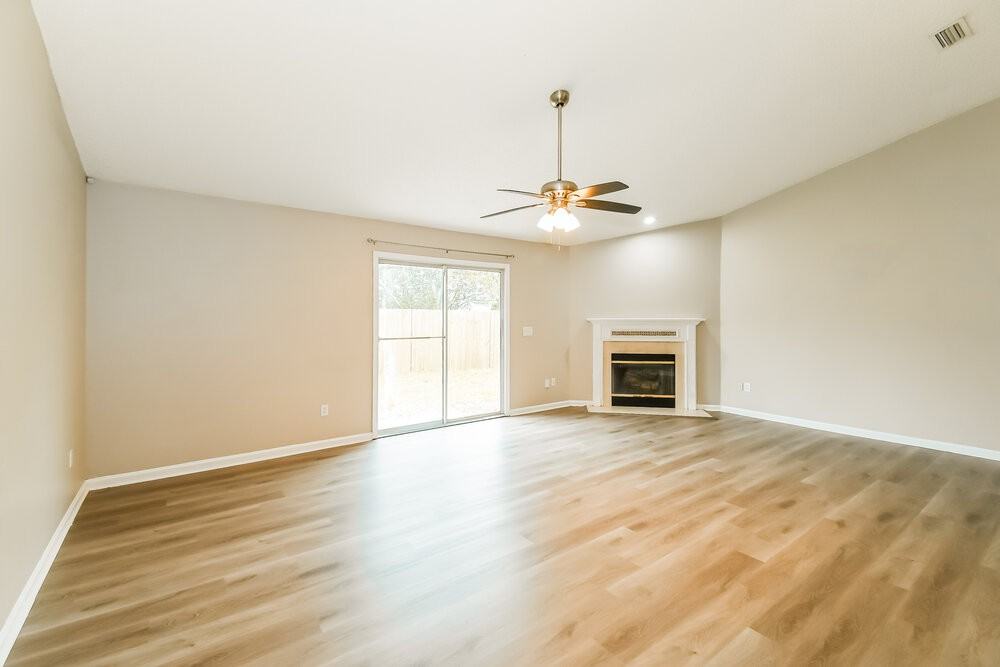 3794 Blackthorn Ct - Photo 3 of 16