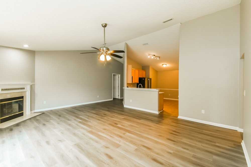 3794 Blackthorn Ct - Photo 4 of 16