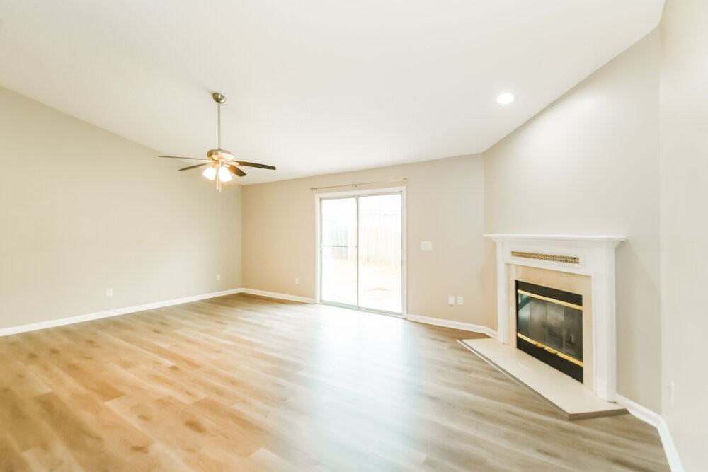 3794 Blackthorn Ct - Photo 5 of 16