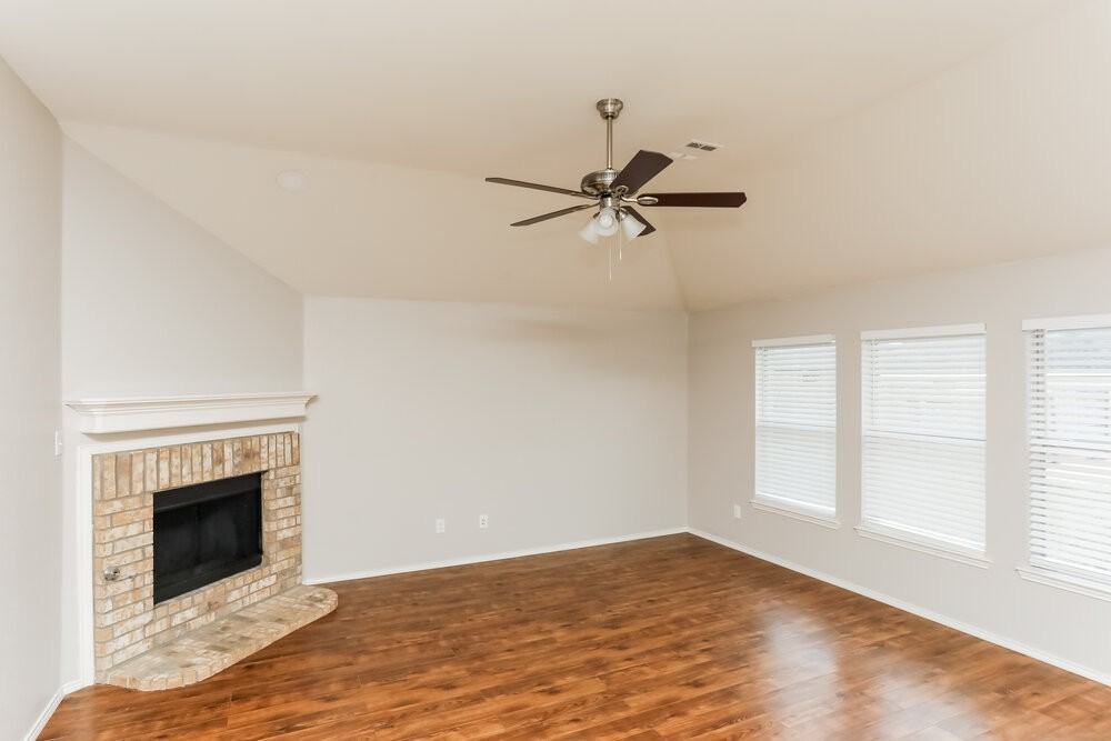 501 Branch St - Photo 5 of 19