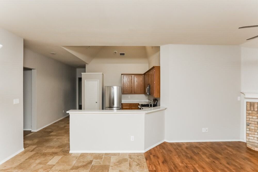 501 Branch St - Photo 6 of 19