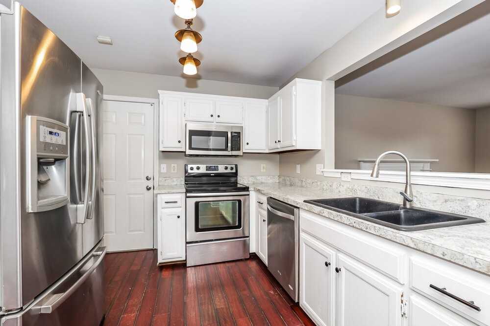 2800 Overton Dr - Photo 7 of 17