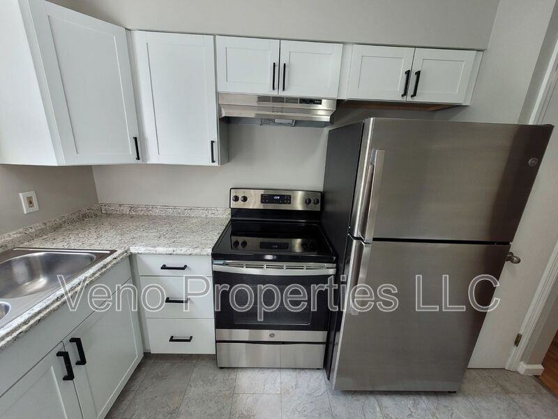 9/11/13 Village Dr. #21 - Photo 3 of 18