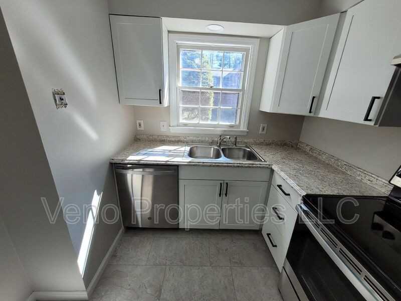 9/11/13 Village Dr. #21 - Photo 4 of 18