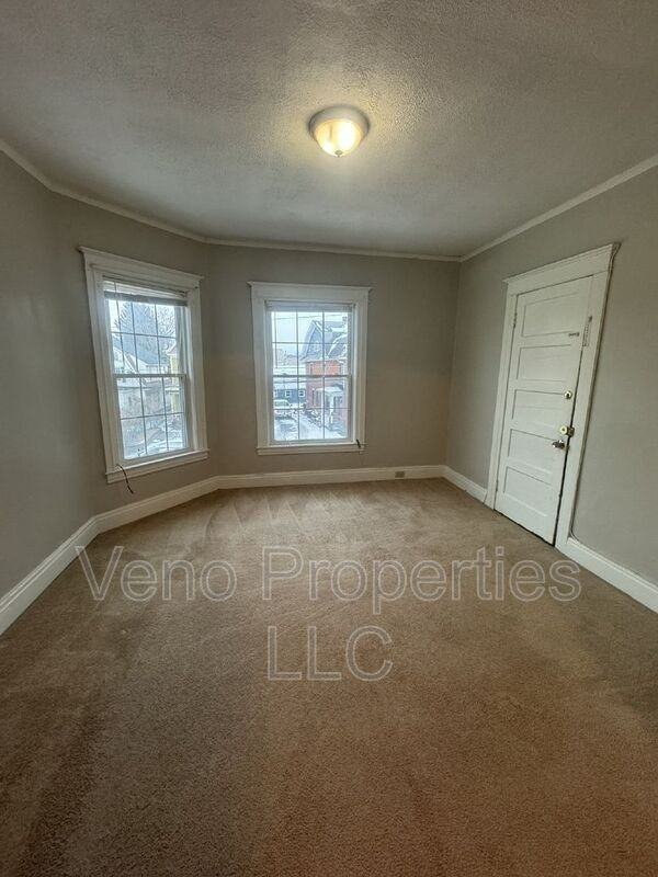 61 S Main St #2 - Photo 5 of 15