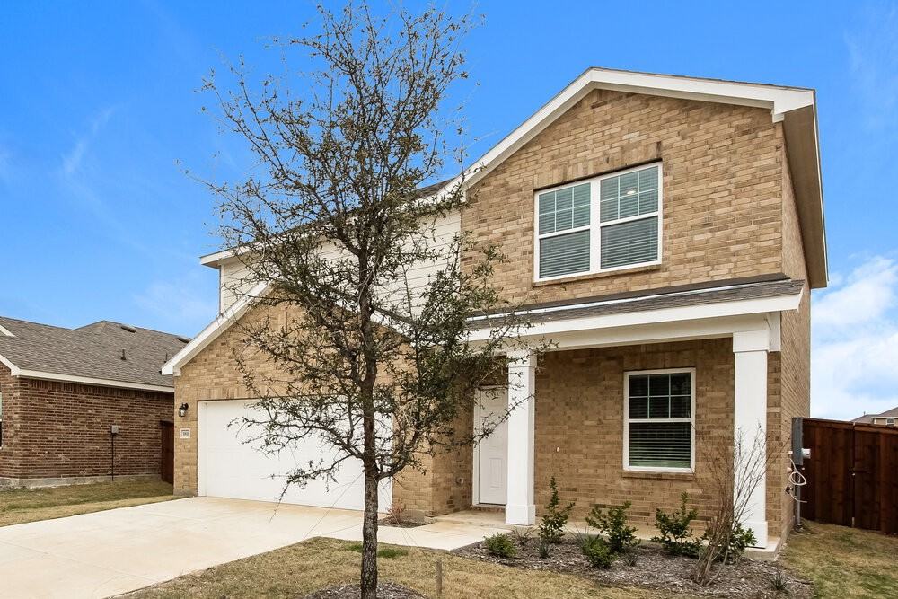 1818 Sandlin Dr - Photo 4 of 20