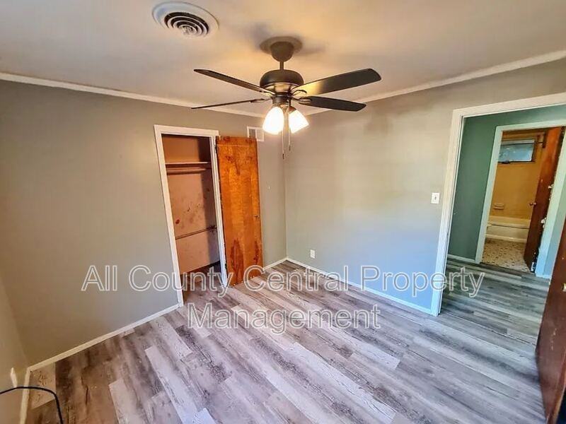 3346 Bedford Ln - Photo 4 of 8