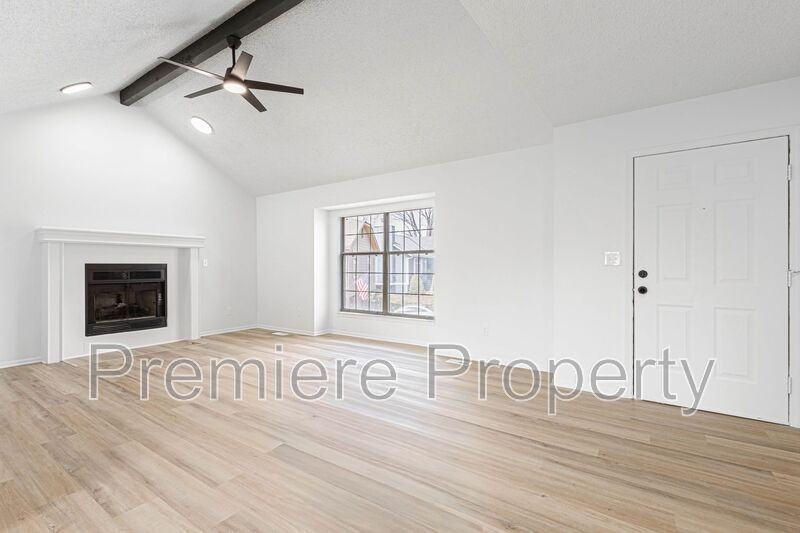 3213 Se 6th Ct - Photo 2 of 17