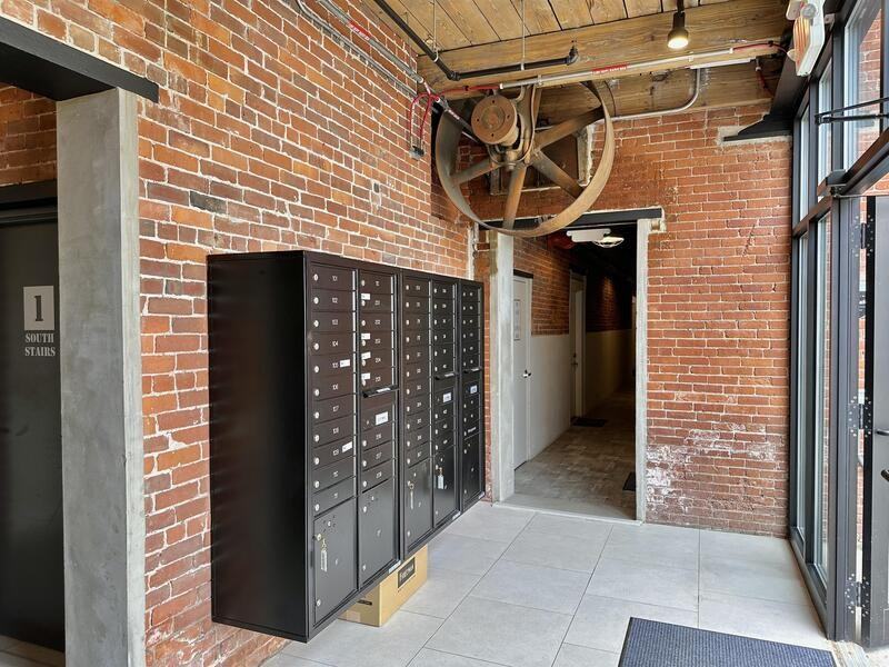 128 Chandler St - Photo 7 of 12