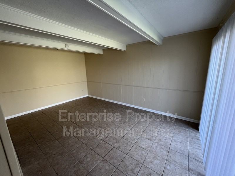 3637 Haughton Ln #2 - Photo 5 of 18