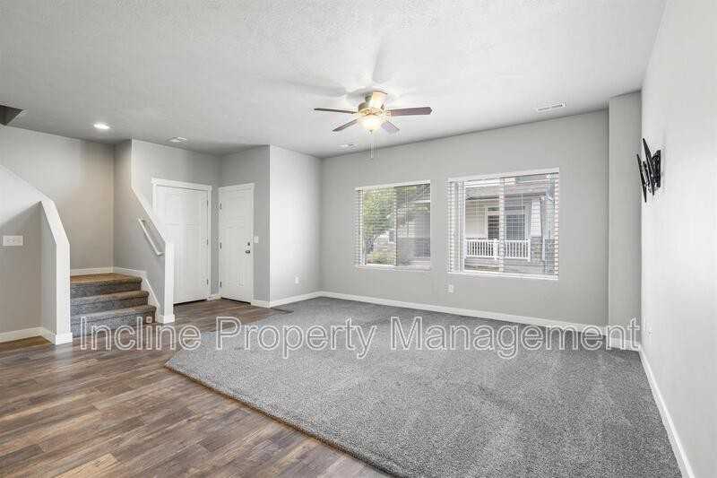 5638 W Island Ridge Dr - Photo 2 of 24