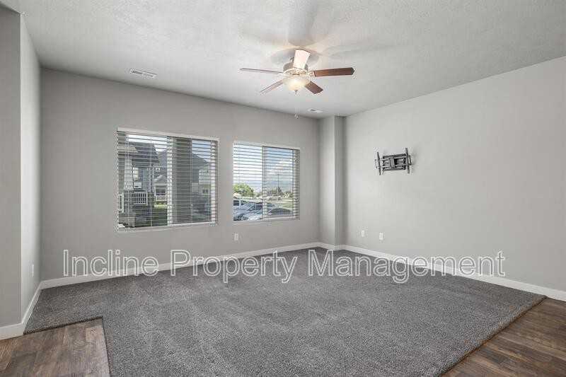 5638 W Island Ridge Dr - Photo 4 of 24