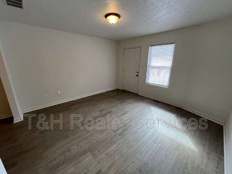 4807 Indiana St - Photo 4 of 17