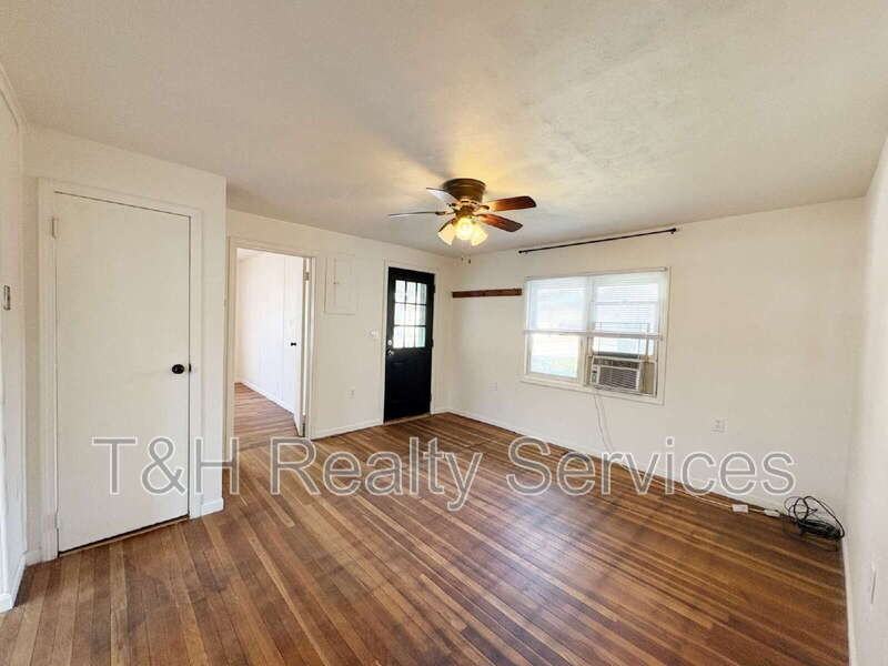 117 W Ash St - Photo 4 of 12