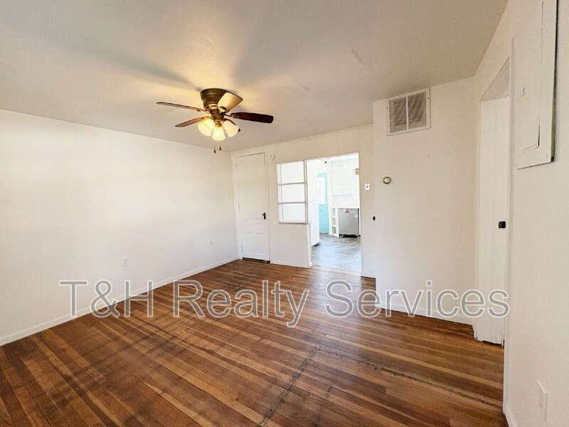 117 W Ash St - Photo 6 of 12