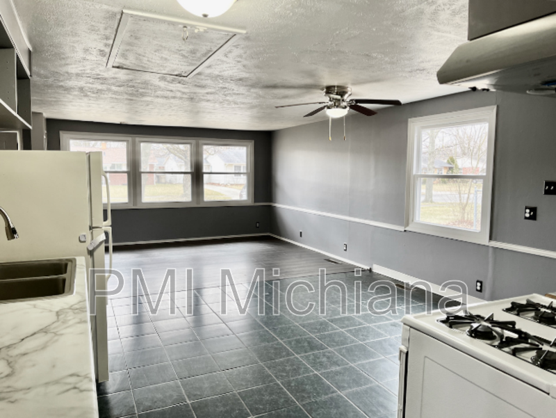 3407 Kent Ln - Photo 5 of 16