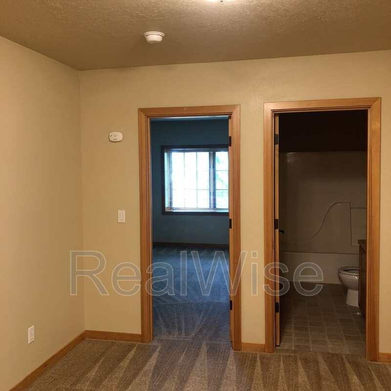 502 Sw Evergreen Ave #201 - Photo 5 of 12