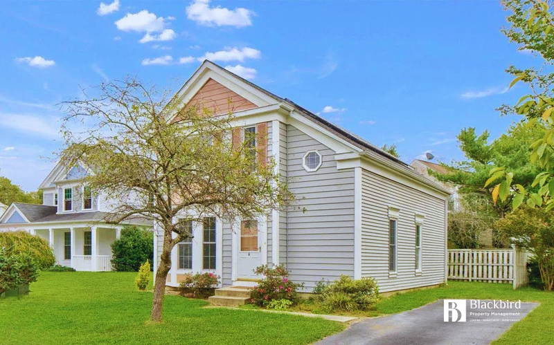 3347 Iris Pl #G - Photo 2 of 15