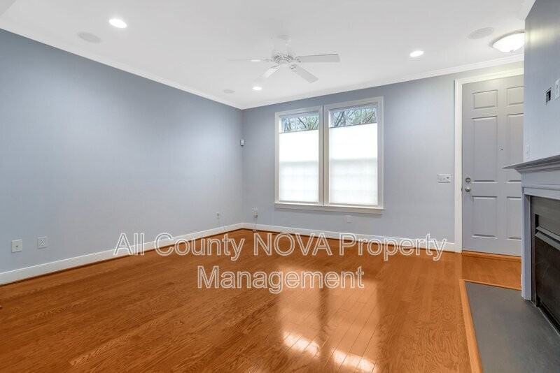 2093 Laura Mews Pl - Photo 6 of 50