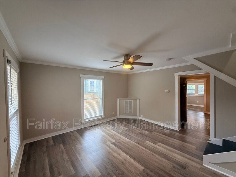 919 Washington St #A - Photo 7 of 21