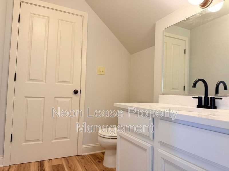 139 Nw Front St - Photo 4 of 9