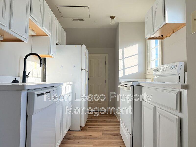 139 Nw Front St - Photo 7 of 9