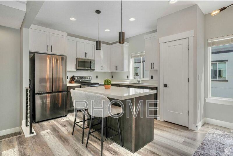 4109 S St - Photo 3 of 19