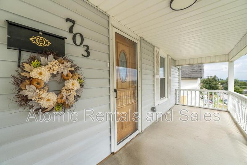 703 W 2nd Ave - Photo 4 of 27