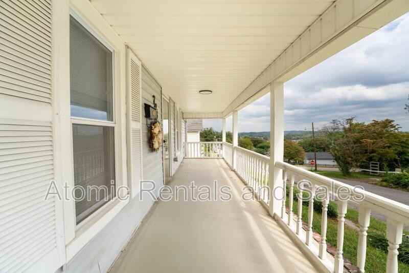 703 W 2nd Ave - Photo 5 of 27