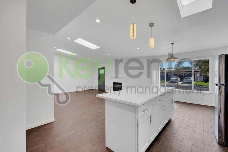 8133 Molokai Way - Photo 5 of 38