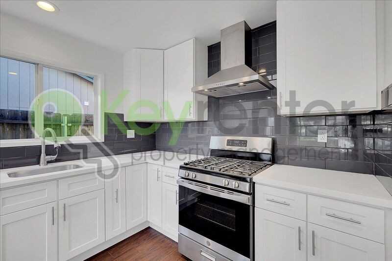 8133 Molokai Way - Photo 7 of 38