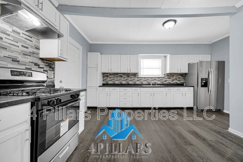 617 Kane St - Photo 3 of 32