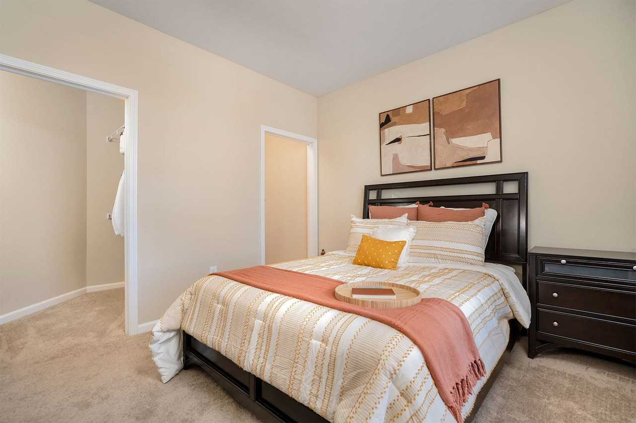 Brookstone Crossing Apartments - Photo 5 of 22