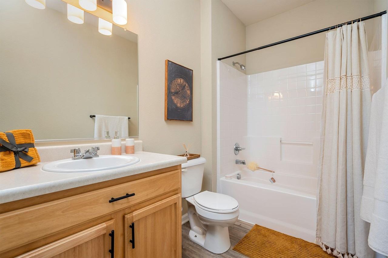 Brookstone Crossing Apartments - Photo 6 of 22