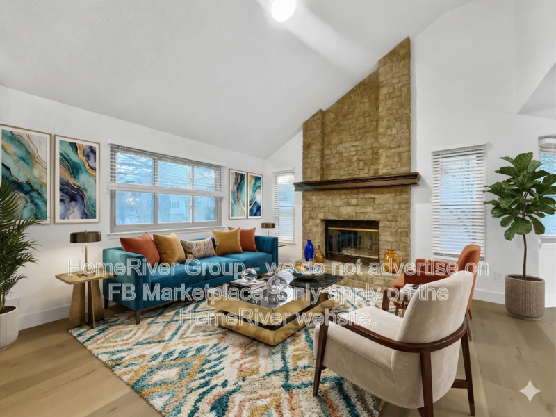 2112 Se 3rd St - Photo 3 of 28