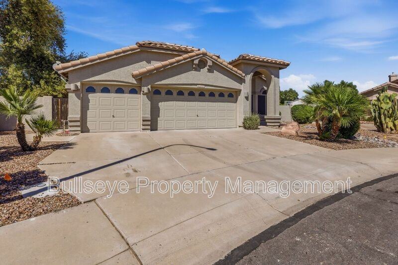 3902 S Cox Ct - Photo 3 of 32