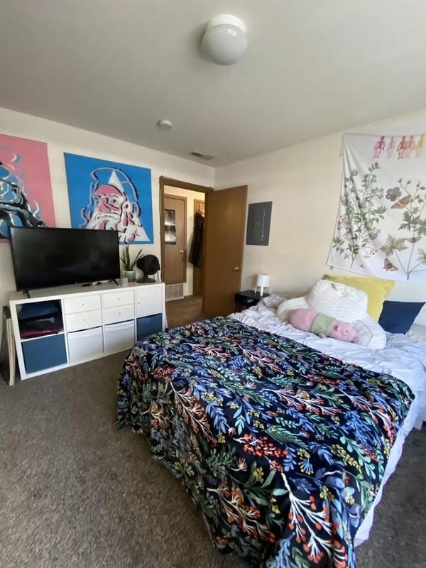 1241 Ohio St - Photo 5 of 9