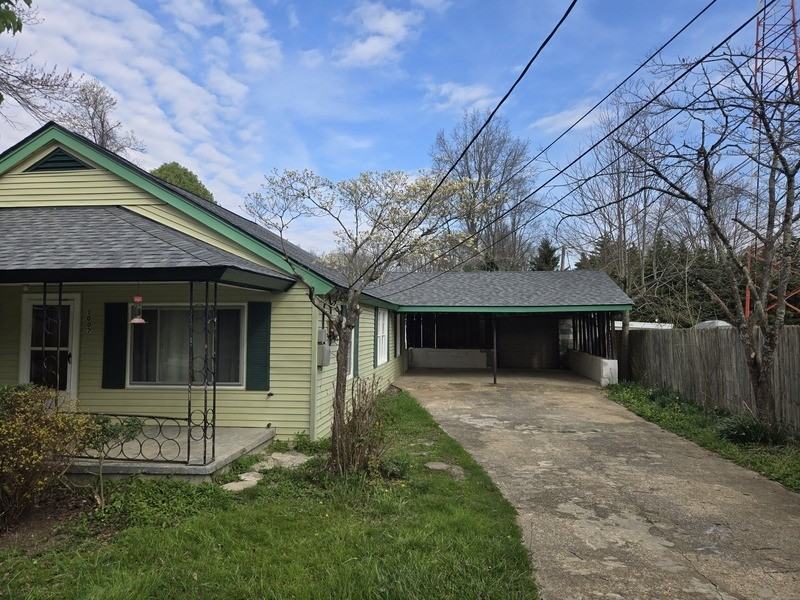 1007 Olsen Ave - Photo 2 of 26