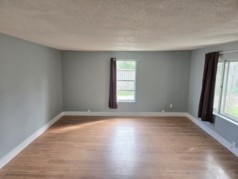 1007 Olsen Ave - Photo 3 of 26