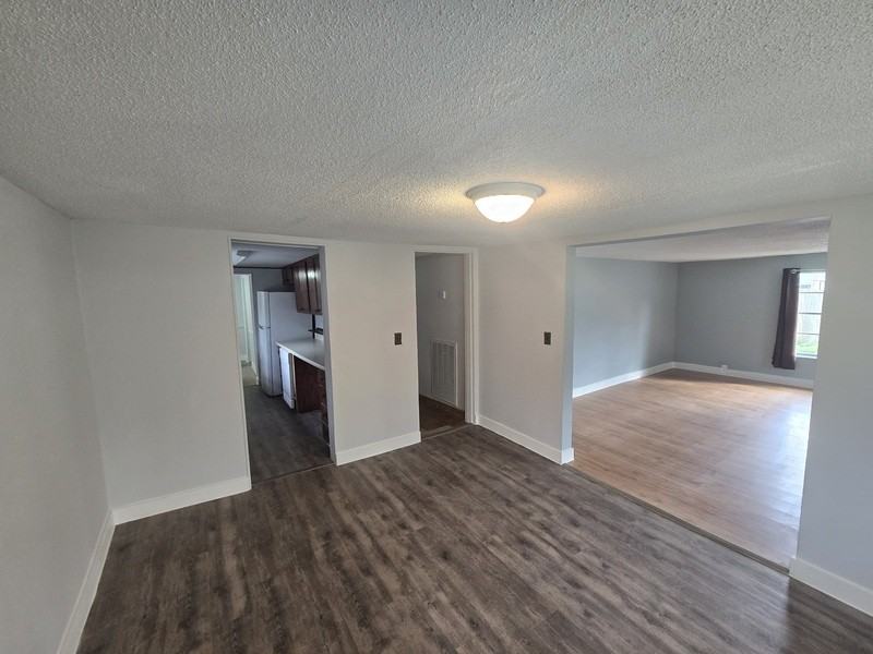 1007 Olsen Ave - Photo 6 of 26