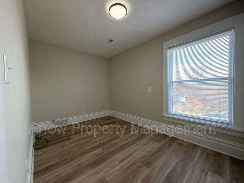 2121 Washington St #4 - Photo 7 of 8