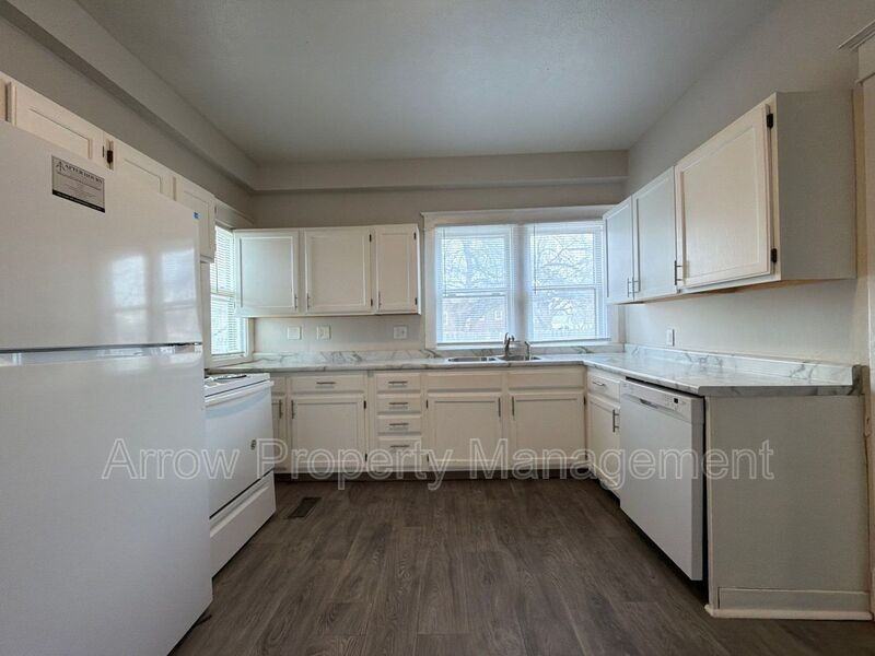 2832 Dudley St - Photo 6 of 18