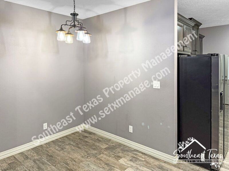 2424 Avenue C - Photo 3 of 16