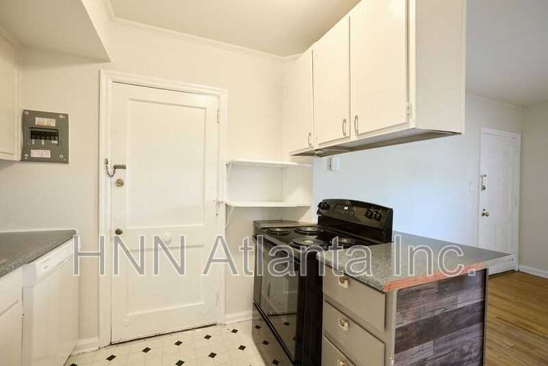 1347 Briarwood Dr Ne #3 - Photo 2 of 8