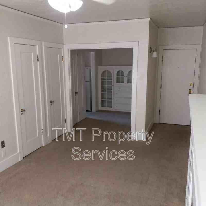 1019 H St - Photo 6 of 10