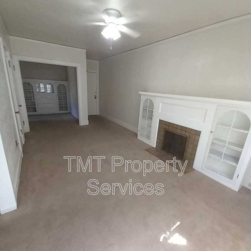 1019 H St - Photo 5 of 10
