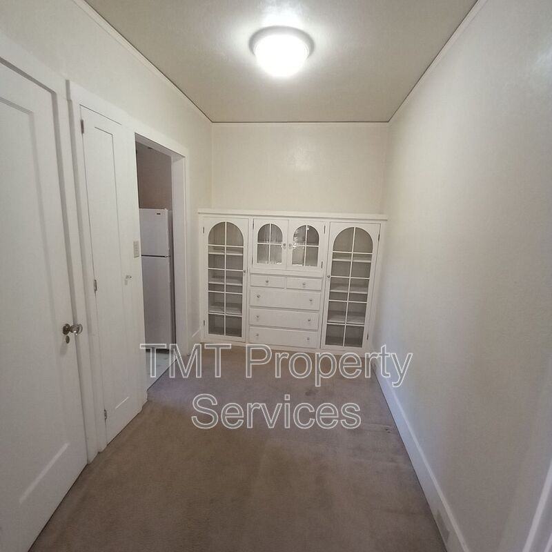 1019 H St - Photo 3 of 10