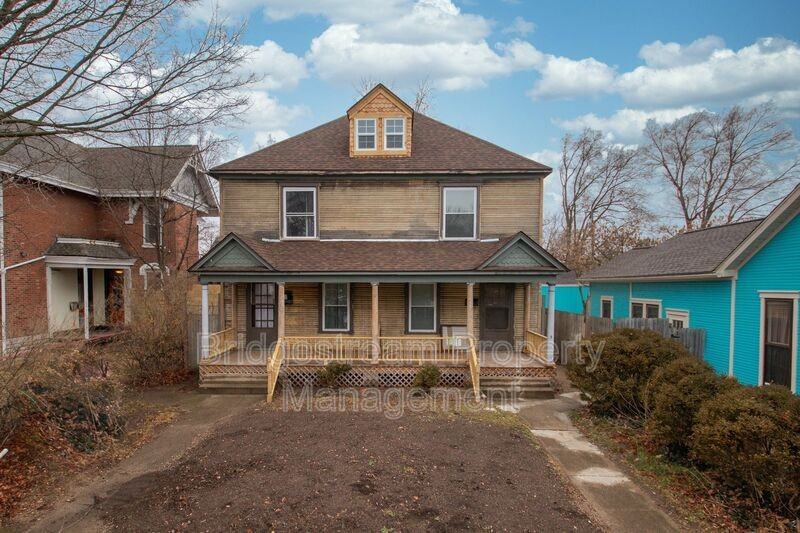 511 Oak St - Photo 2 of 24