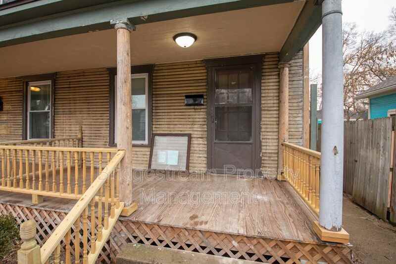 511 Oak St - Photo 4 of 24