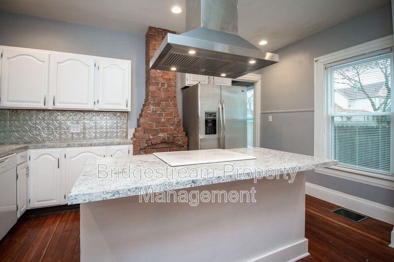 511 Oak St - Photo 7 of 24